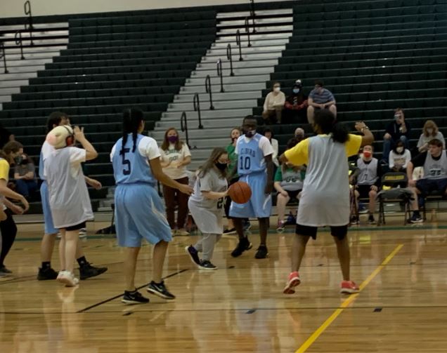 Senior Lucy Lucichiavaroli takes the opportunity to drive the ball to the basket.
