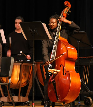 Junior Amy Asubonteng plays the cello.