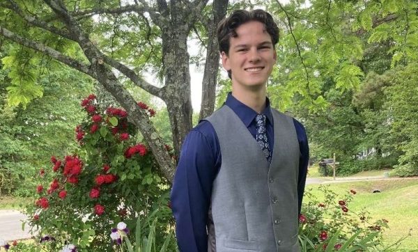 Everett Aileo at senior prom
